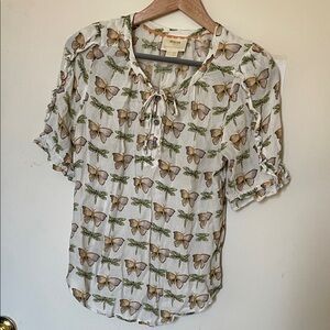 Used Maeve by ANTHROPOLOGY Butterfly Print Blouse in Cream and Brown